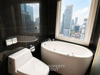 For rent 2 bedrooms condo in Sathon, Bangkok