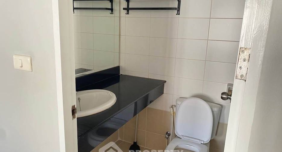 For rent 2 bedrooms condo in Yan Nawa, Bangkok
