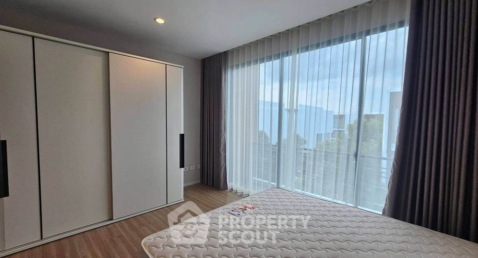 For rent 3 bedrooms townhouse in Suan Luang, Bangkok