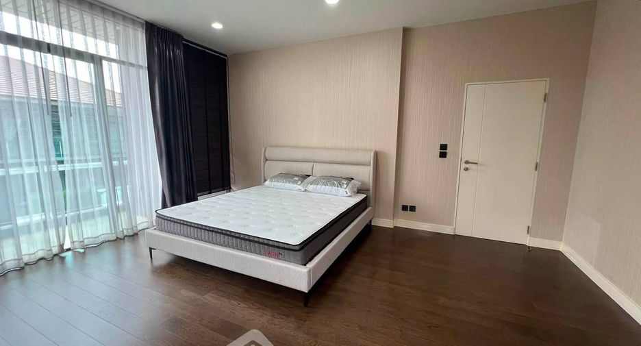 For rent 4 bedrooms house in Bang Kapi, Bangkok