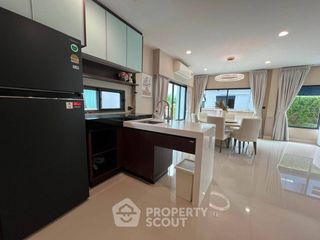 For rent 4 bedrooms house in Bang Kapi, Bangkok