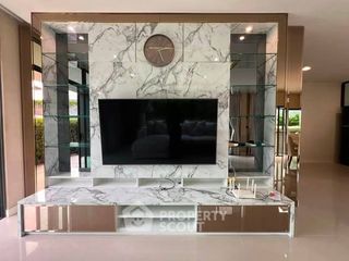 For rent 4 bedrooms house in Bang Kapi, Bangkok