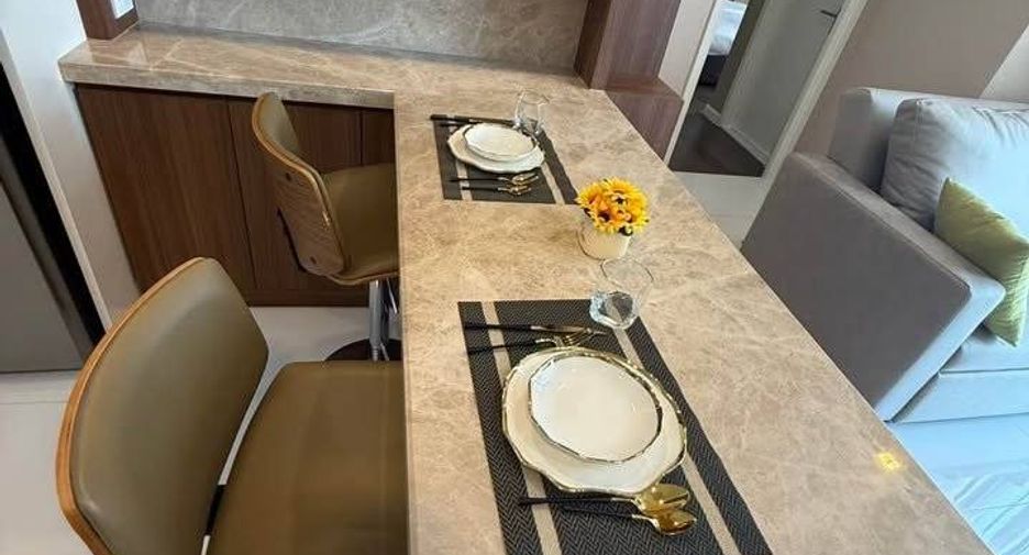 For rent 2 bedrooms condo in Sathon, Bangkok
