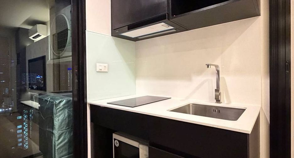 For rent 1 bed condo in Huai Khwang, Bangkok