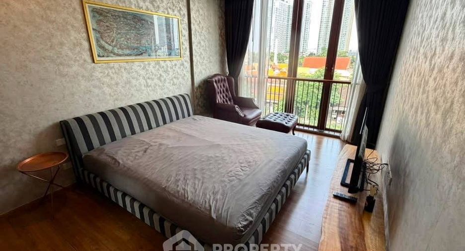 For rent 2 bedrooms condo in Watthana, Bangkok