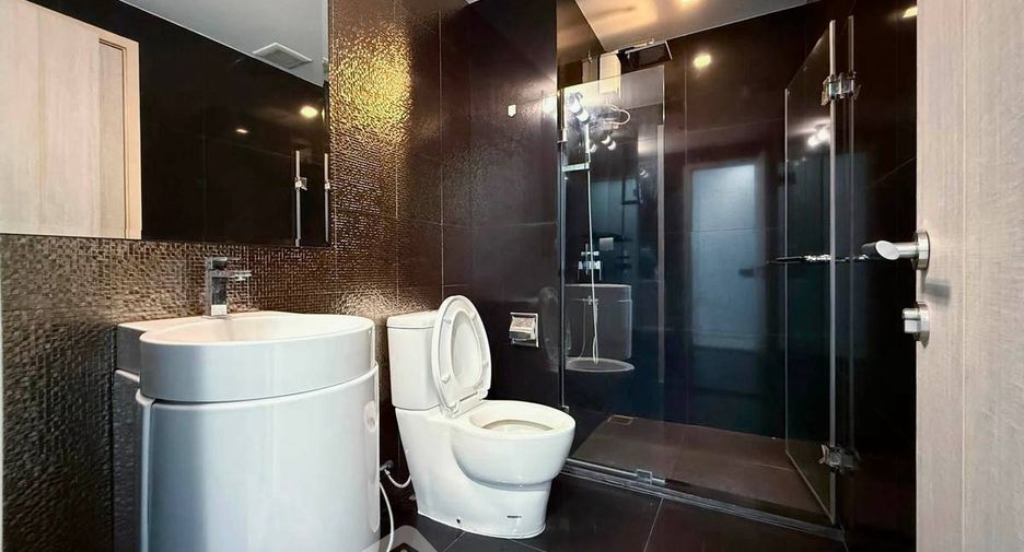 For rent 2 ベッドルーム condo in Khlong Toei, Bangkok
