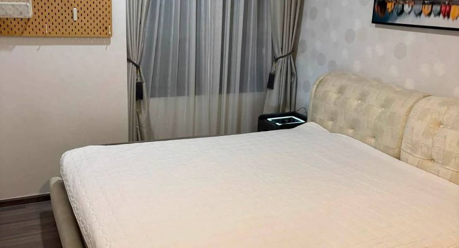 For rent 2 bedrooms condo in Bang Rak, Bangkok