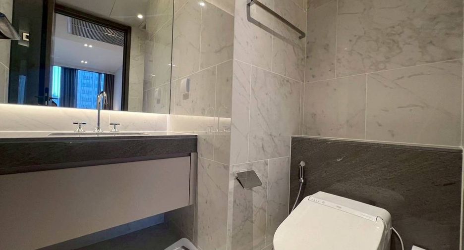 For rent 1 bed condo in Pathum Wan, Bangkok
