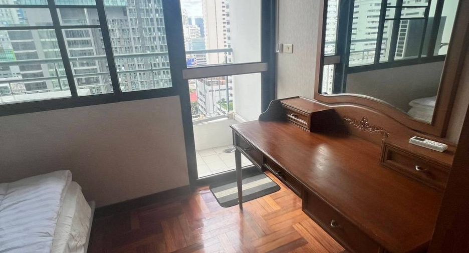 For rent 2 bedrooms condo in Watthana, Bangkok