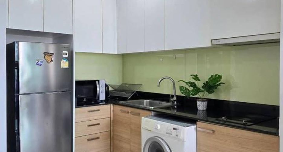 For rent 2 bedrooms condo in Watthana, Bangkok