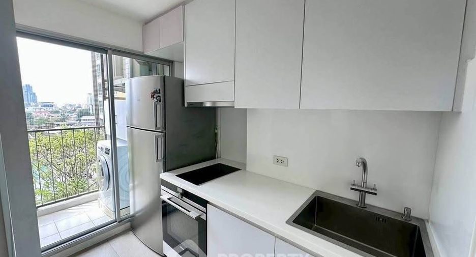 For rent 2 bedrooms condo in Phaya Thai, Bangkok