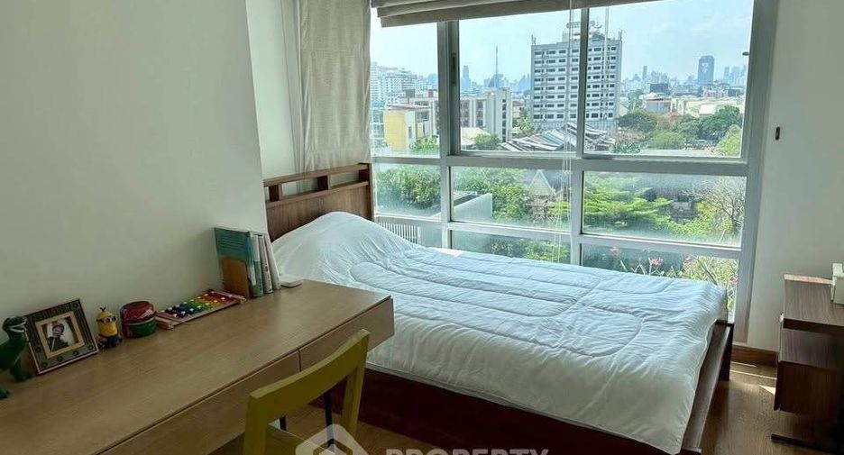 For rent 2 bedrooms condo in Phaya Thai, Bangkok