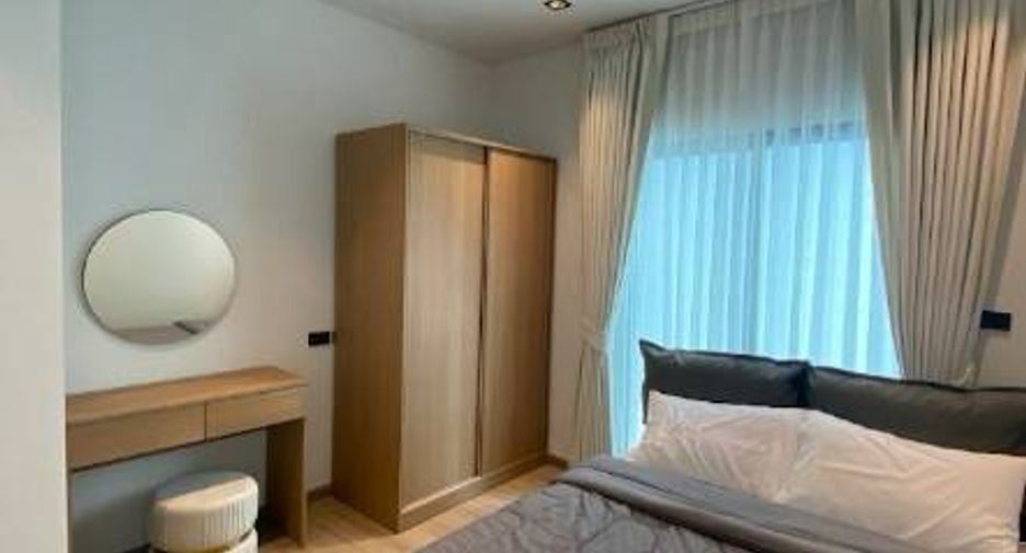 For rent 4 bedrooms house in Huai Khwang, Bangkok