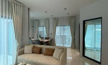 For rent 4 bedrooms house in Huai Khwang, Bangkok