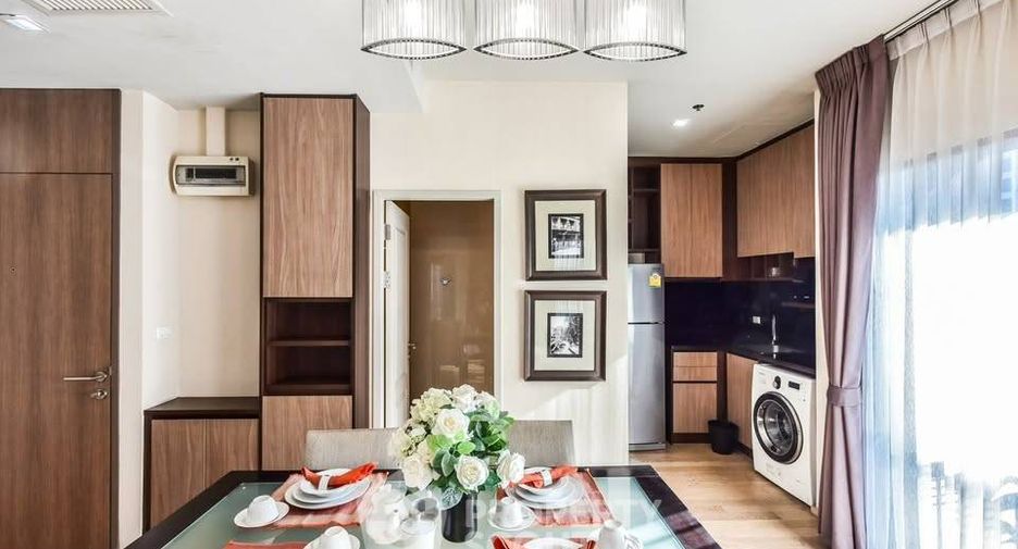 For rent 2 bedrooms condo in Khlong Toei, Bangkok