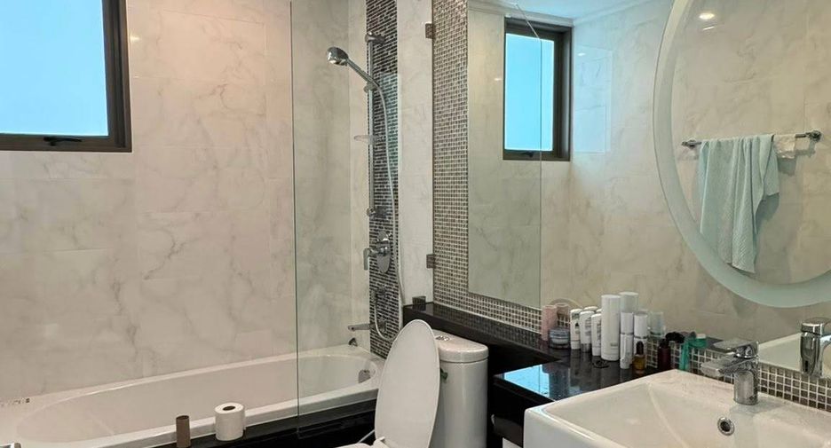 For rent 2 bedrooms condo in Watthana, Bangkok