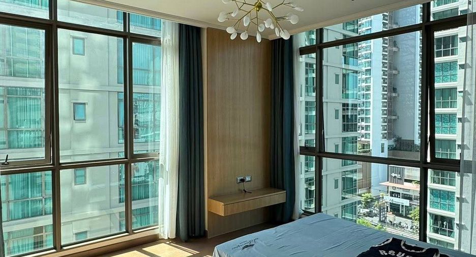 For rent 2 bedrooms condo in Watthana, Bangkok