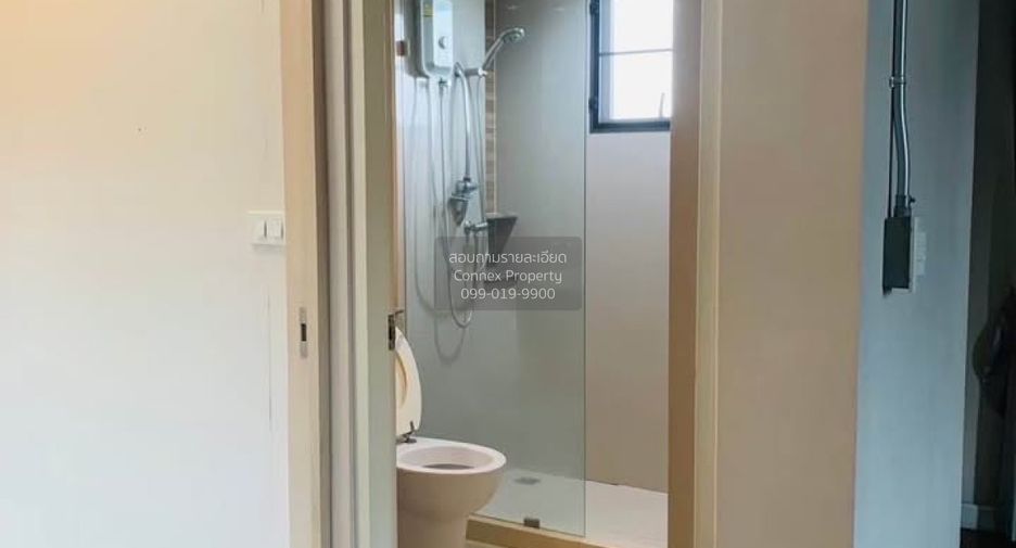 For rent 2 bedrooms townhouse in Bang Khun Thian, Bangkok