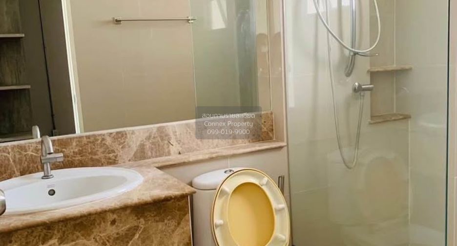 For rent 2 bedrooms townhouse in Bang Khun Thian, Bangkok