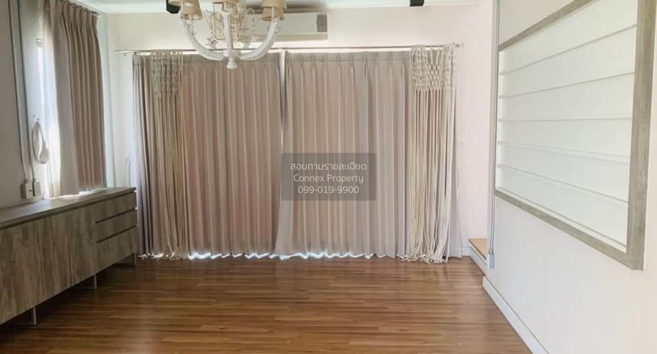For rent 2 bedrooms townhouse in Bang Khun Thian, Bangkok