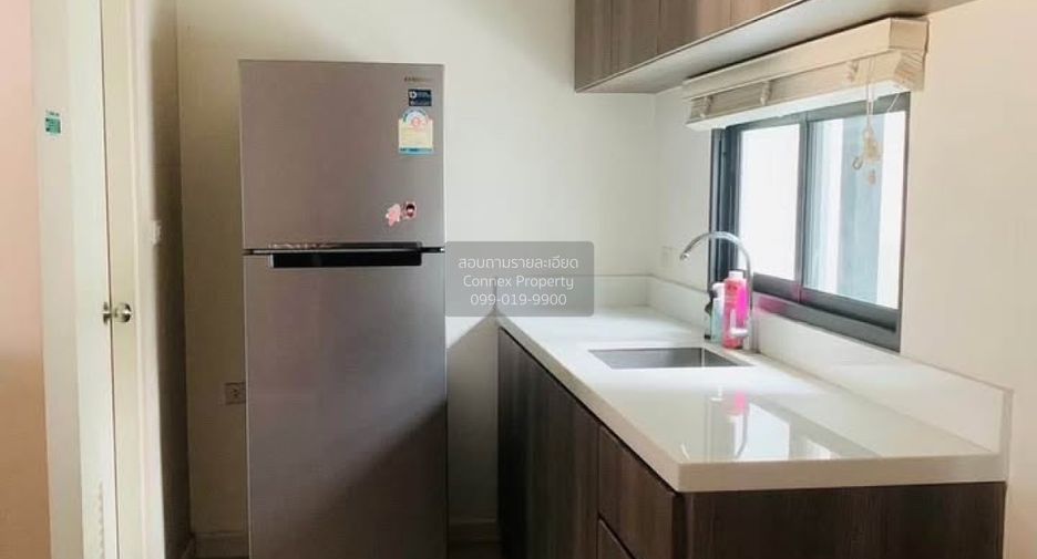 For rent 2 bedrooms townhouse in Bang Khun Thian, Bangkok