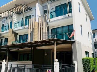 For rent 2 bedrooms townhouse in Bang Khun Thian, Bangkok