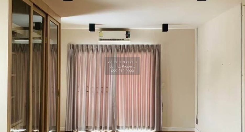 For rent 2 bedrooms townhouse in Bang Khun Thian, Bangkok