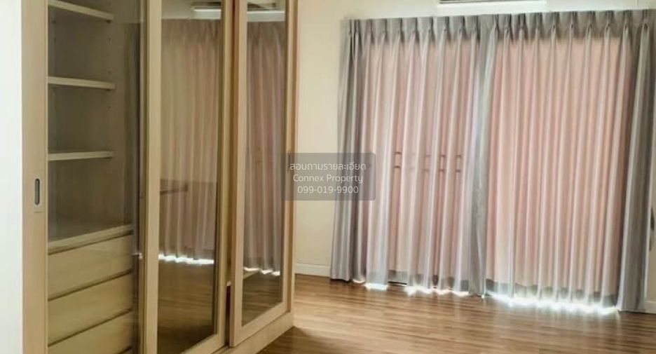 For rent 2 bedrooms townhouse in Bang Khun Thian, Bangkok