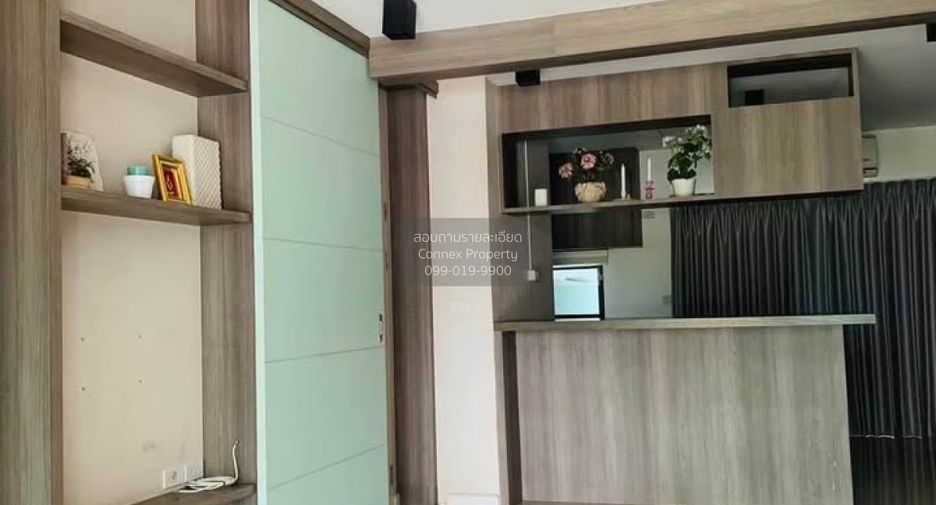 For rent 2 bedrooms townhouse in Bang Khun Thian, Bangkok