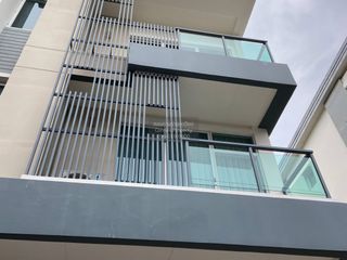 For rent 3 bedrooms townhouse in Suan Luang, Bangkok