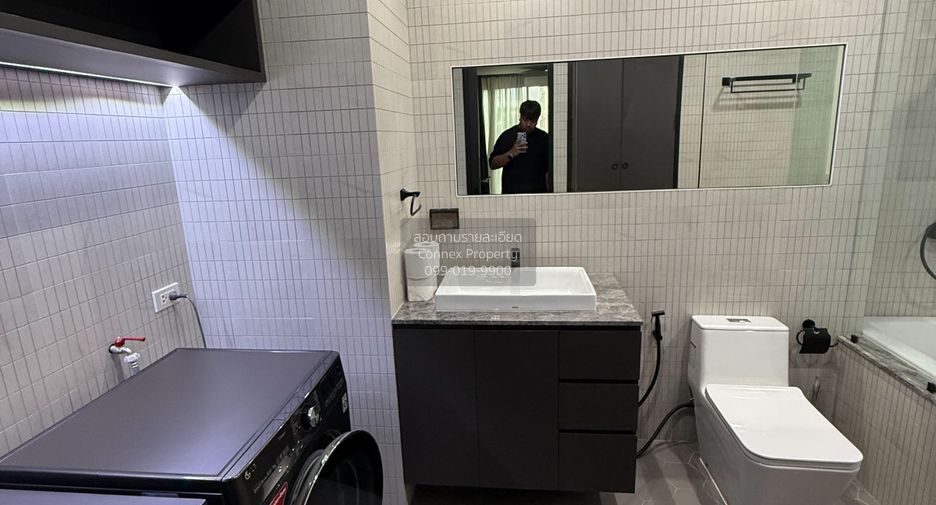 For rent 2 bedrooms condo in Pathum Wan, Bangkok
