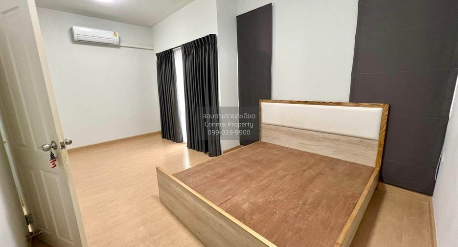 For rent 3 bedrooms townhouse in Bang Phli, Samut Prakan