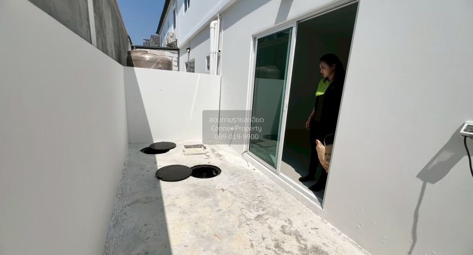 For rent 3 bedrooms townhouse in Nong Khaem, Bangkok