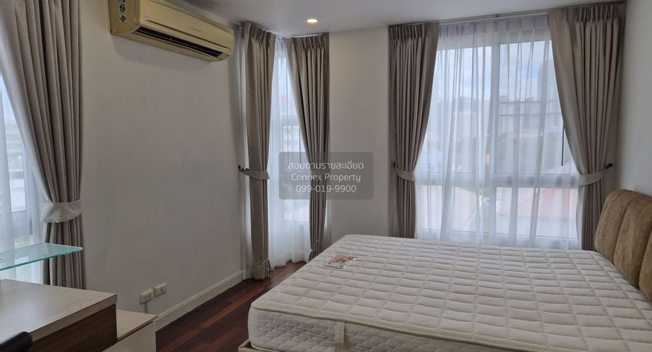 For rent 2 bedrooms condo in Yan Nawa, Bangkok