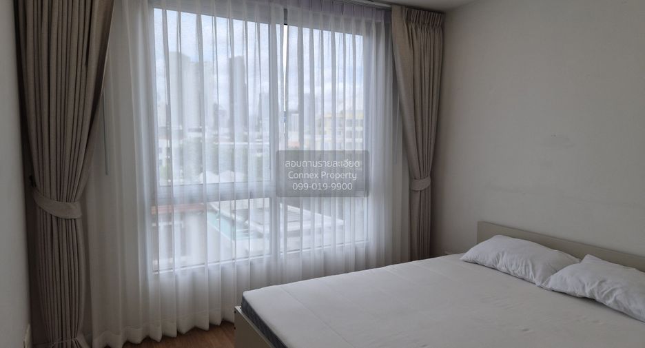 For rent 2 bedrooms condo in Yan Nawa, Bangkok