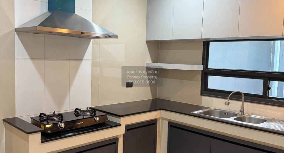 For rent 4 bedrooms house in Bang Kapi, Bangkok