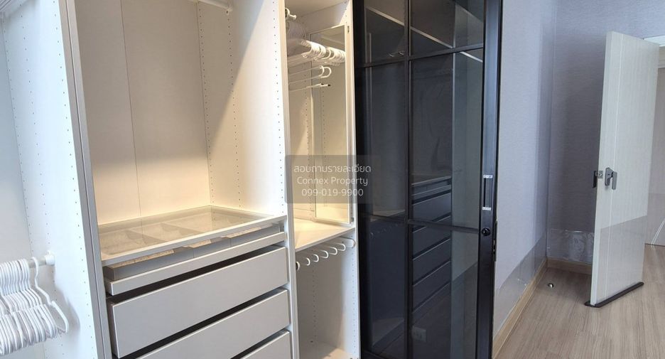 For rent 3 bedrooms townhouse in Chom Thong, Bangkok