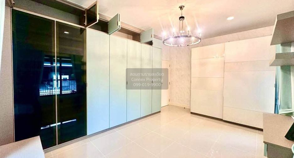 For rent 4 bedrooms house in Bang Kapi, Bangkok