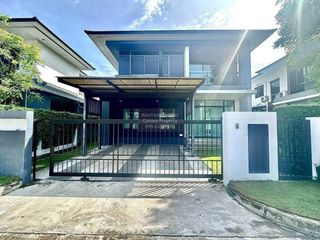 For rent 4 bedrooms house in Bang Kapi, Bangkok