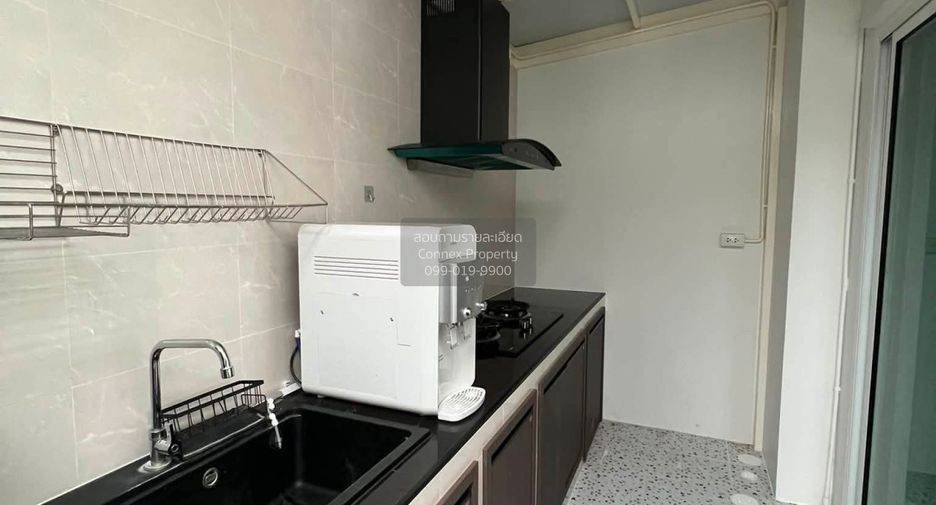 For rent 3 bedrooms townhouse in Mueang Pathum Thani, Pathum Thani
