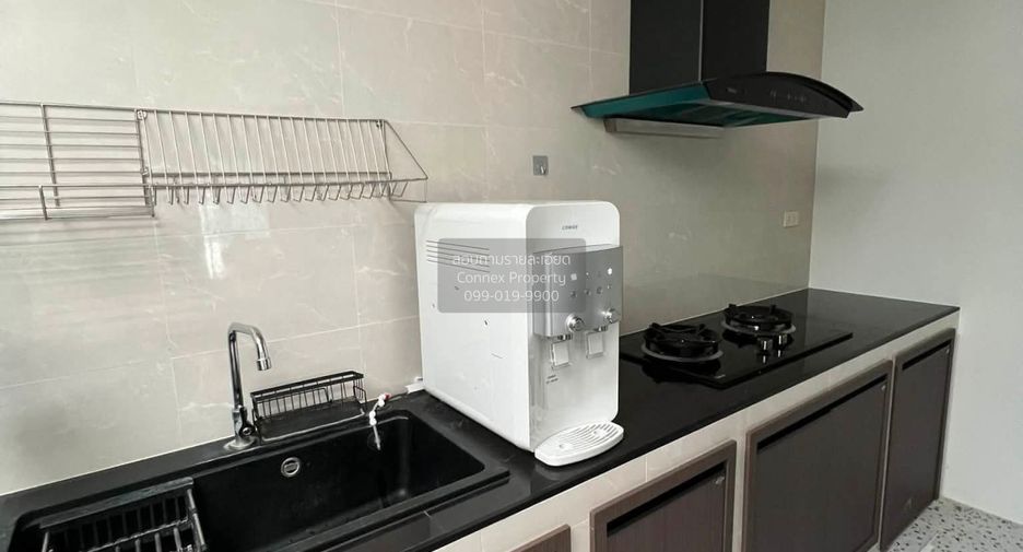 For rent 3 bedrooms townhouse in Mueang Pathum Thani, Pathum Thani