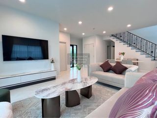 Haus zur Miete mit 4 Zimmer in Mueang Phuket, Phuket