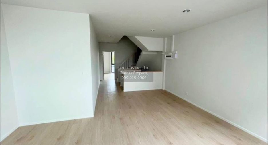 For rent 4 bedrooms townhouse in Don Mueang, Bangkok