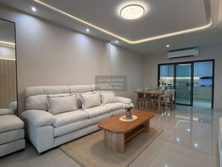 For rent 3 bedrooms townhouse in Bang Phli, Samut Prakan