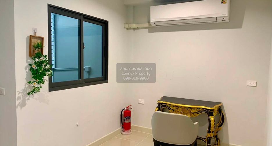 For rent 3 bedrooms townhouse in Bang Phli, Samut Prakan