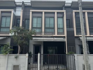 For rent 3 bedrooms townhouse in Bang Phli, Samut Prakan