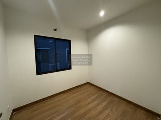 For rent 3 bedrooms townhouse in Bang Phli, Samut Prakan