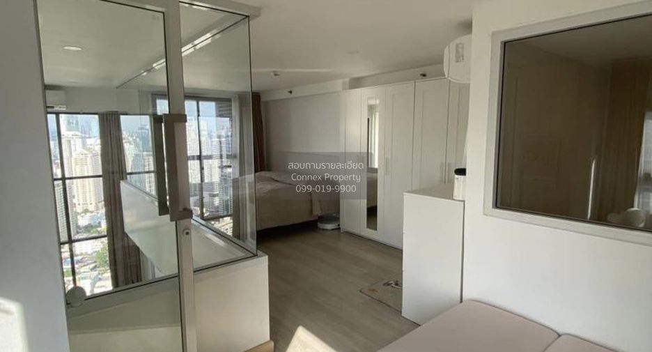 For rent 2 bedrooms condo in Sathon, Bangkok