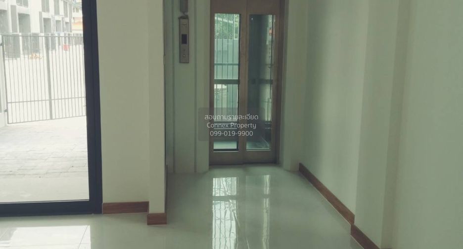 For rent 3 bedrooms townhouse in Don Mueang, Bangkok