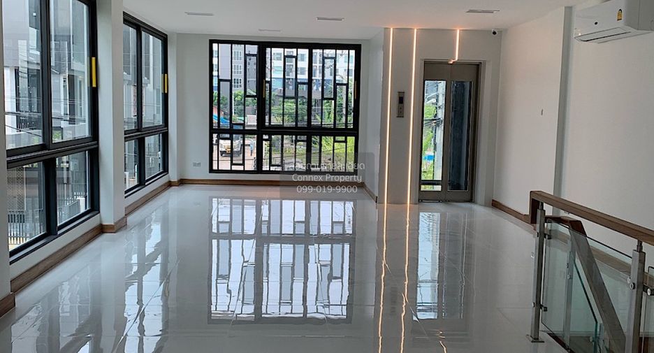 For rent 3 bedrooms townhouse in Don Mueang, Bangkok